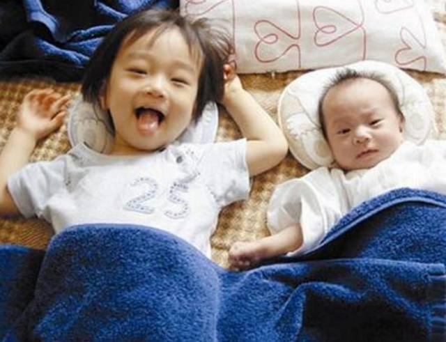 家有二胎,卧室的床怎么分配,这个时候就需要爸