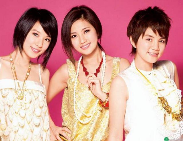 SHE出道十七周年再同框，单飞后三人差距悬殊，她的变化最为惊人