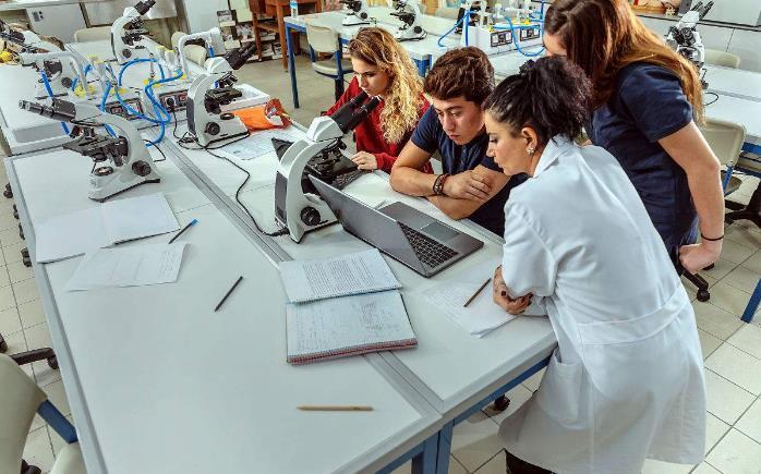 论国内外大学的实验项目对留学背景提升的作用