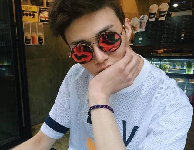 瘦高男生穿衣搭配技巧