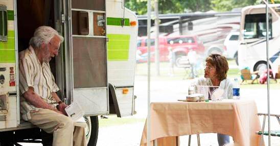 电影《爱在记忆消逝前》，栓释了房车已走进我们的生活!