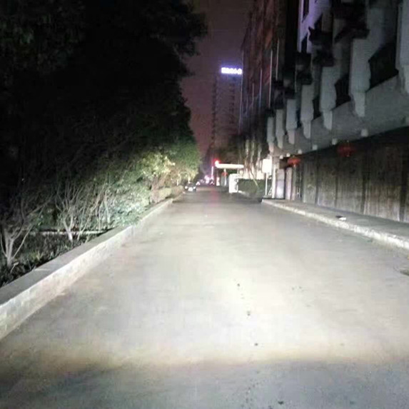 SRX汽车改氙灯改装海拉双光透镜 完美升级重回颜值巅峰