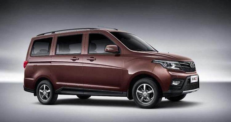 长安7座MPV卖3万多，标配1.5L发动机，还买啥面包车