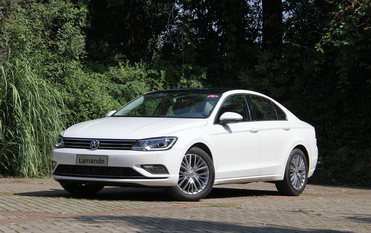 白领都选它, 你还买轩逸? 1.4T+7档双离合, 破百仅需9秒