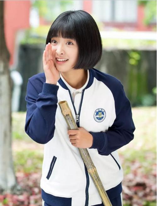 男孩子记忆中的青春，女生的校服，青色的校园