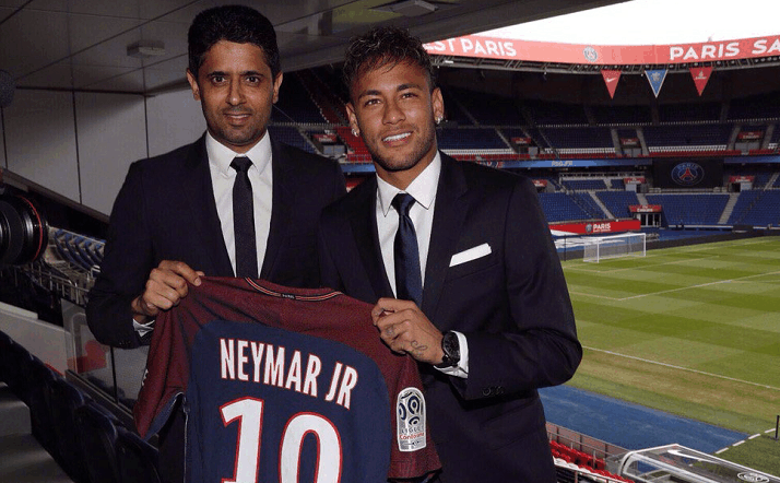 巴萨拒付内马尔忠诚奖金, 内马尔加盟巴黎队球