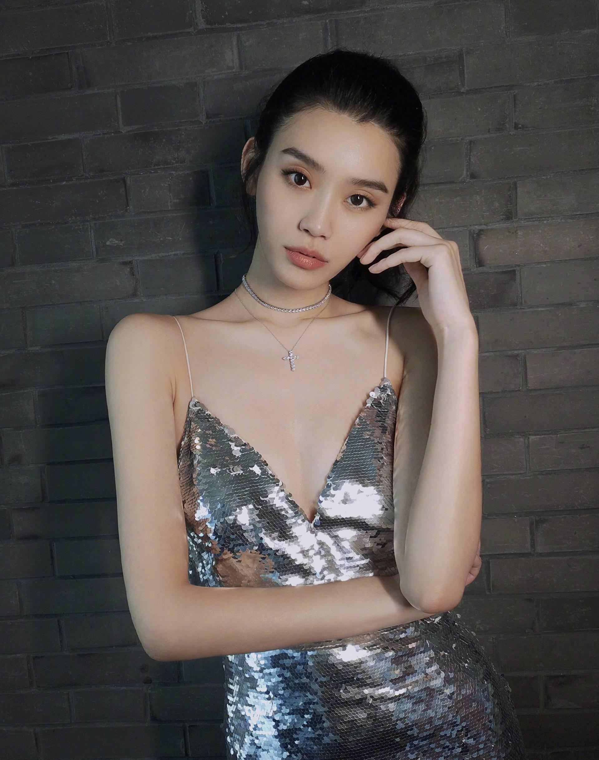 刘雯杜鹃奚梦瑶，这些被夸高级脸的女明星们，到底高级在哪儿?