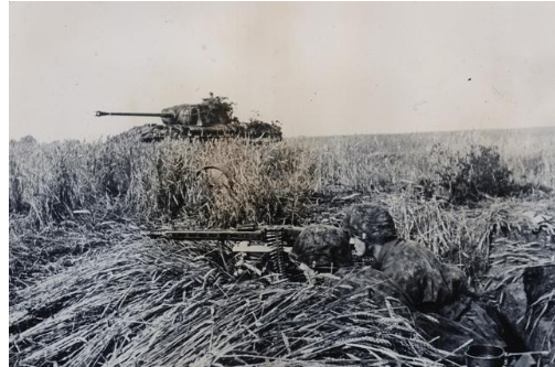 1945年1月“突出部战役”阿登的桥,一辆豹式坦克守一座桥的故事