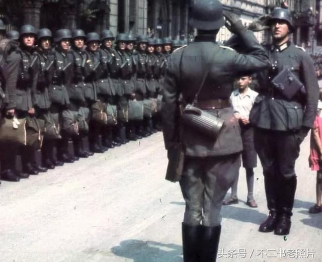 二战法国战役老照片:英俊帅气的隆美尔、德军在巴黎举行胜利阅兵