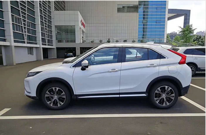 三菱首款硬派跨界SUV奕歌到店,网友:山寨丰田