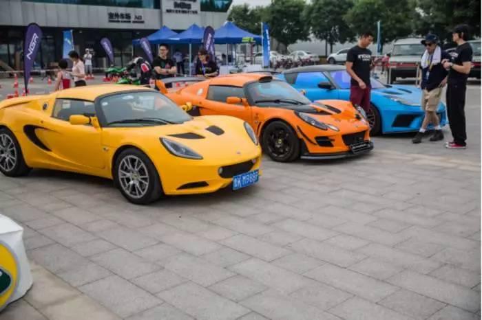 Lotus Evora 400 向传统妥协的矛盾体