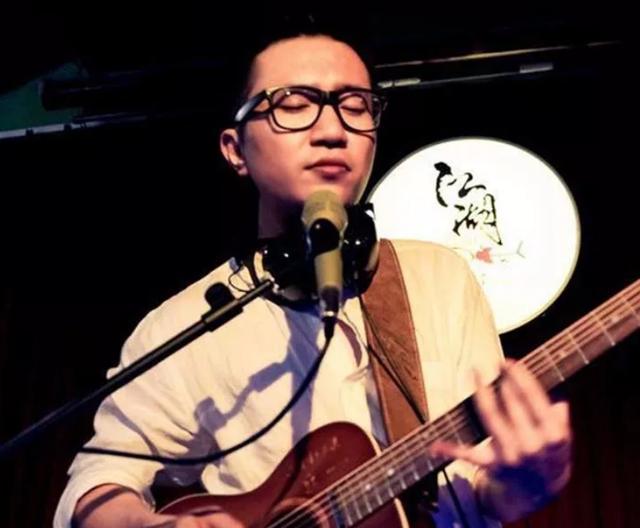 斗鱼实力歌手惊喜不断!暗杠小发再度发表全新专辑!