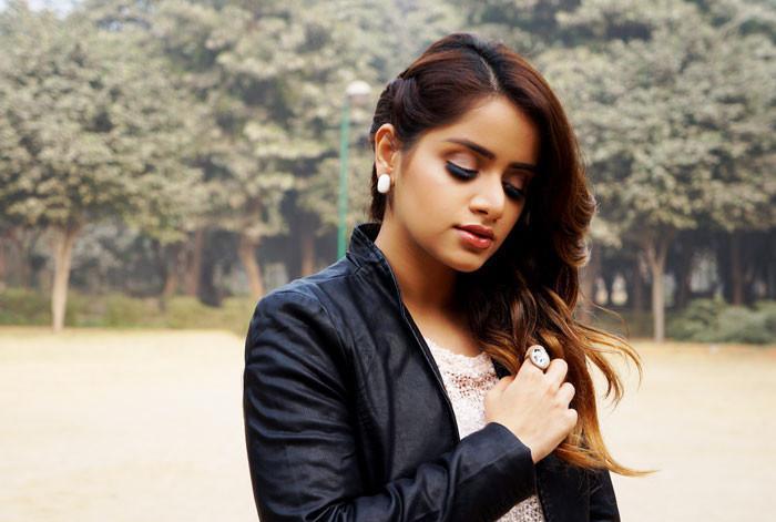 去印度孟买旅游 富人和穷人的差距明显 姑娘个个长得标致