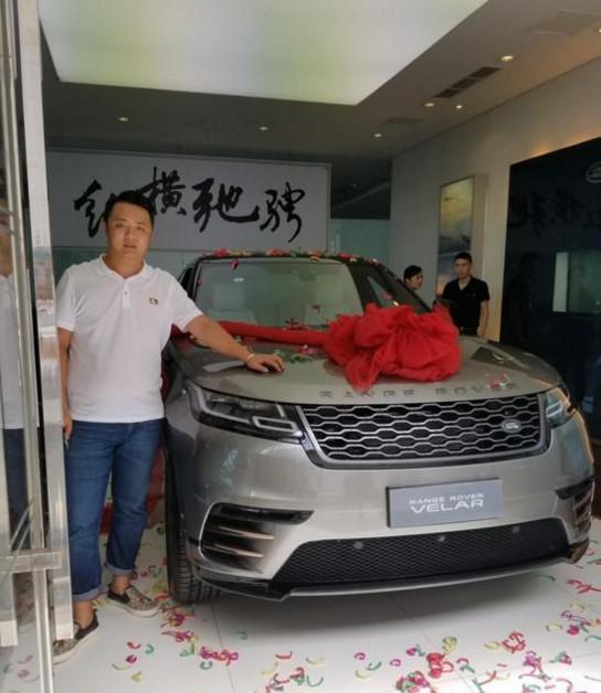 提路虎星脉才一天, 中控台就留下上千个指纹, 车主欲哭无泪