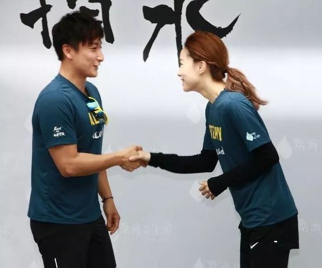 分手2年后同台！方力申主动出手，Stephy......