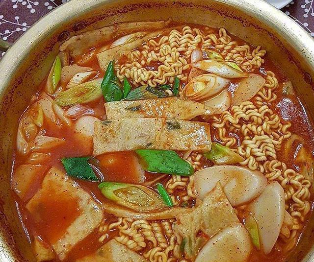 想知道韩国拉面和中国泡面有啥区别,看完这个