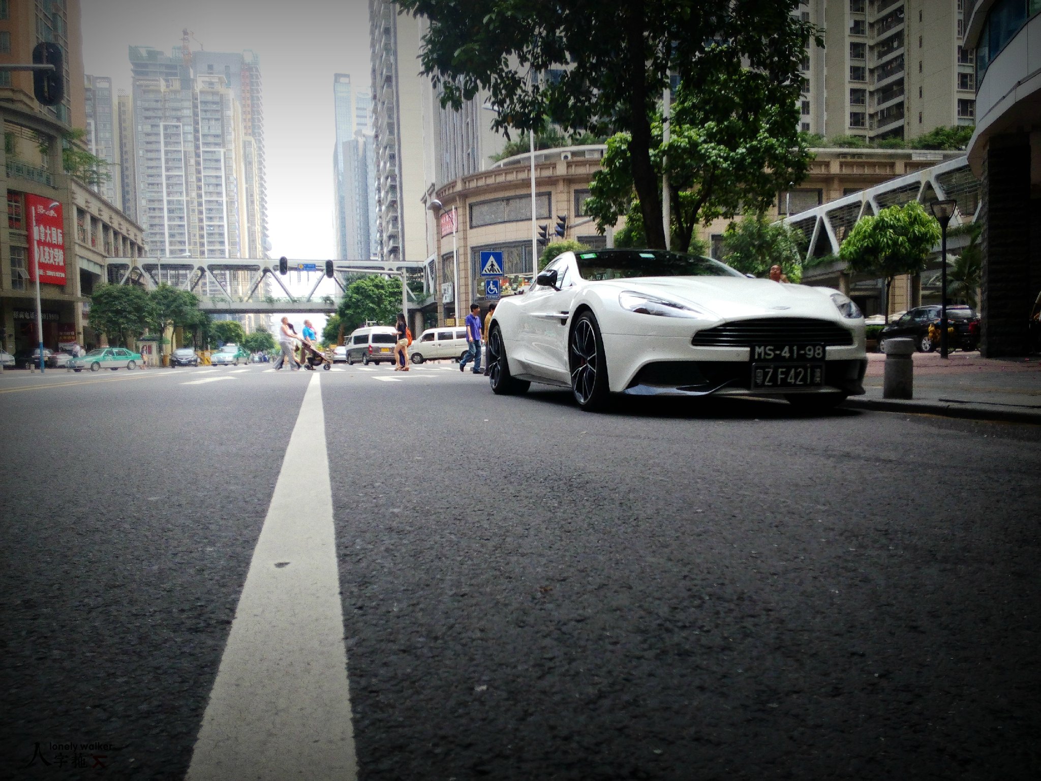 阿斯顿·马丁-Vanquish