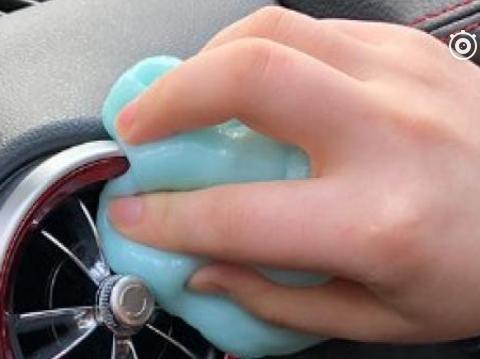 汽车空调出风口的灰尘难清理？教你一招，轻松搞定