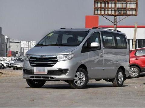 比宝骏730要大也是7个座，低至5万卖的也不错比微面档次高值得入