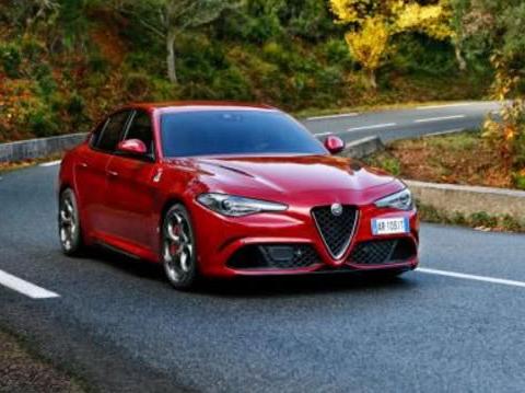 车主花42万提辆小众轿车，亲朋好友却以为是百万豪车