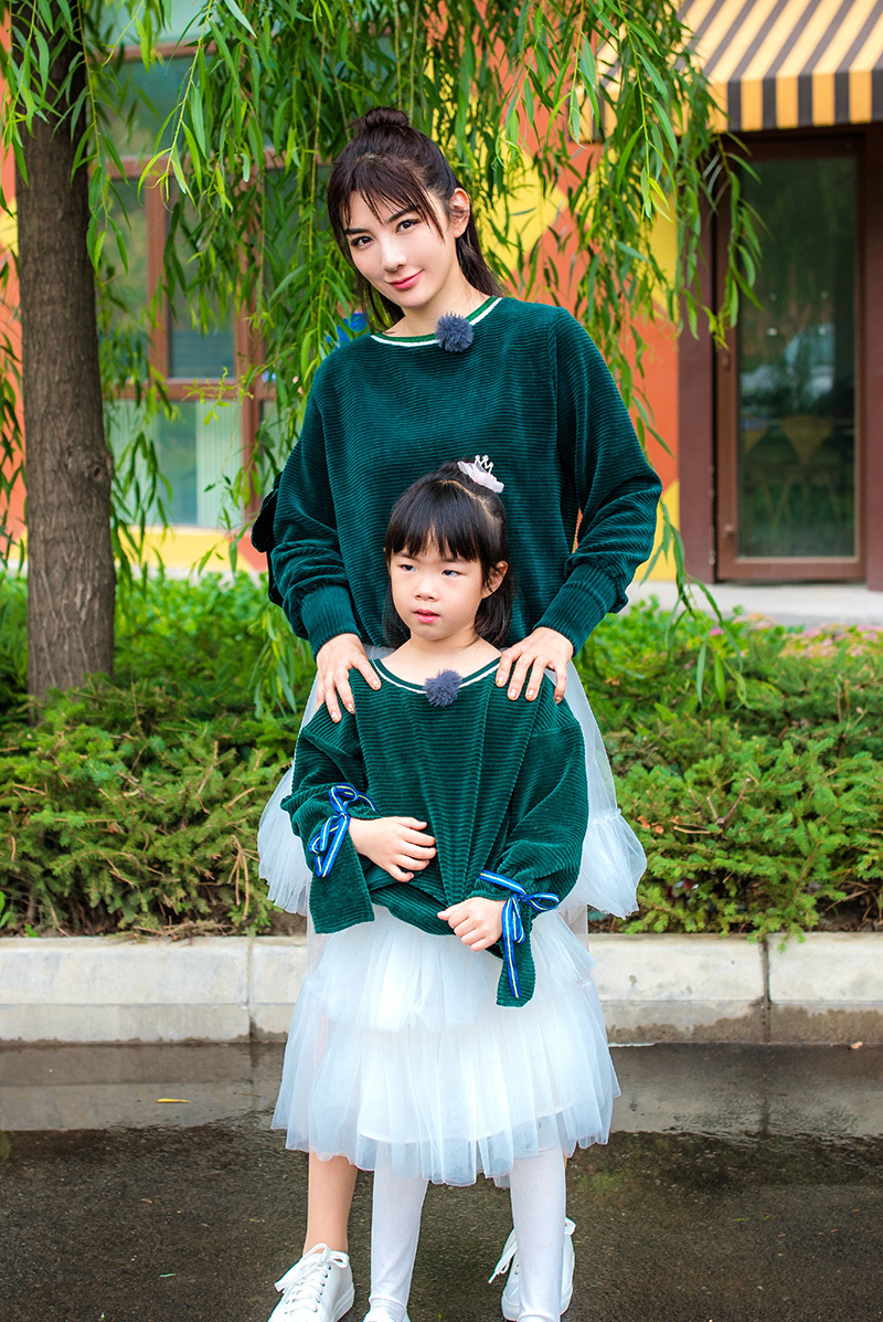 黄毅清曝光黄奕的私密照和偷漏税证据,网友称