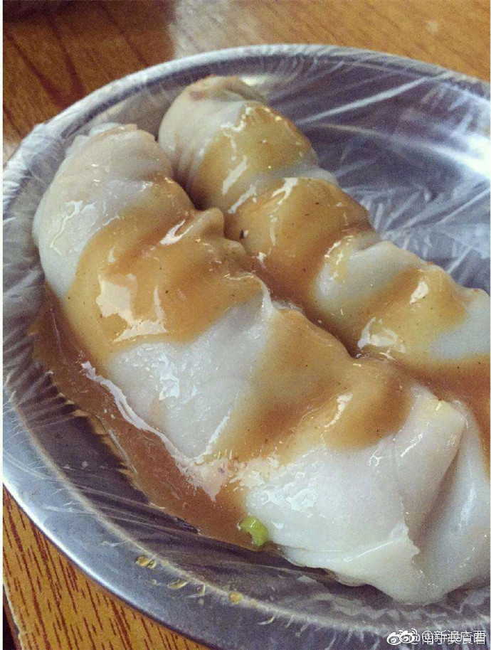 你喜欢吃黄皮酱吗?据说有很多外地的小伙伴不喜欢黄皮酱的味道?[思考]