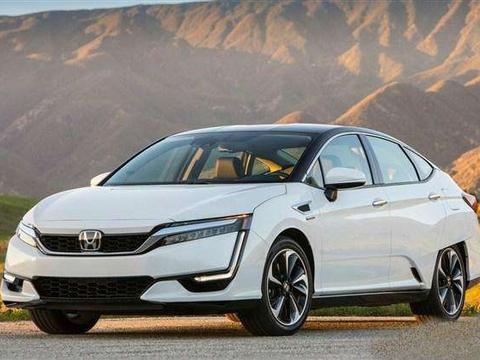 本田又推新款轿跑, 外观运动内饰科幻, 14万要抢谁的饭碗?