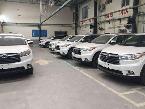 丰田汉兰达库存车统统8折, 4S店: 新款已经上市, 老款便宜处理