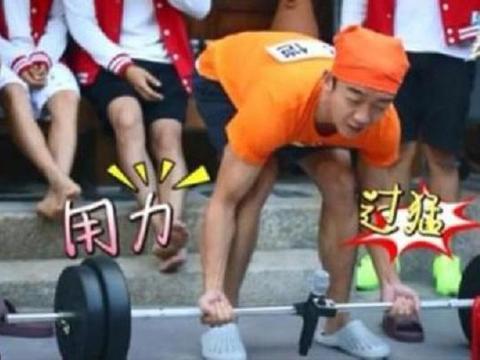 因一个屁走红，靠前任成16亿的男主，座驾却让人想不到