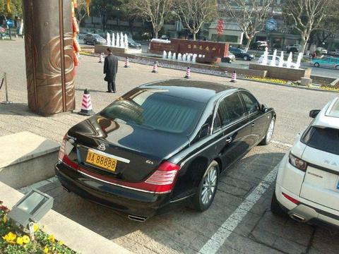 有钱人都会玩，看看商界大佬们开什么车？