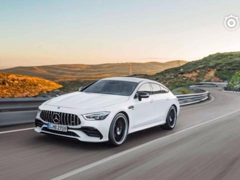 奔驰旗下最快的4门轿车, 跟保时捷Panamera杠上了