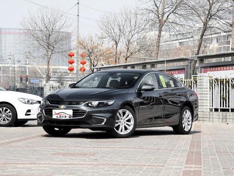 这款美系中型车配置再次升级, 配倒车辅助联动翻转, 价格也有优惠