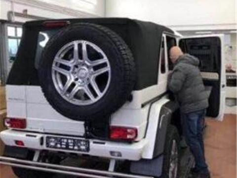 浙江一男子花1688万买越野车，看到内饰那一刻，才知其有多豪华！