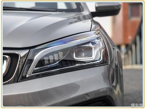 手握12万别总惦记卡罗拉，这车比思域漂亮，配CVT油耗5.7，仅6万