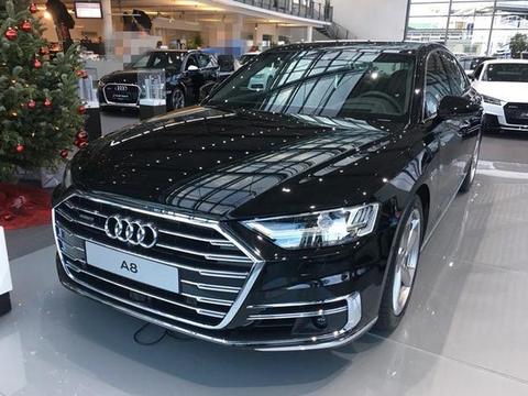 2018款奥迪A8，5系E级的价格，宝马7系奔驰S的档次，很值