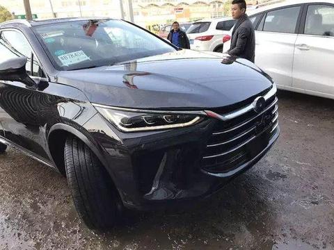 比亚迪换代唐实车再爆，黑色实车太犀利，颜值上天，不输奥迪宝马