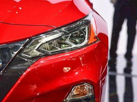 新天籁终于到来，尺寸增大配航空座椅2.0T，网友：凯美瑞买早了