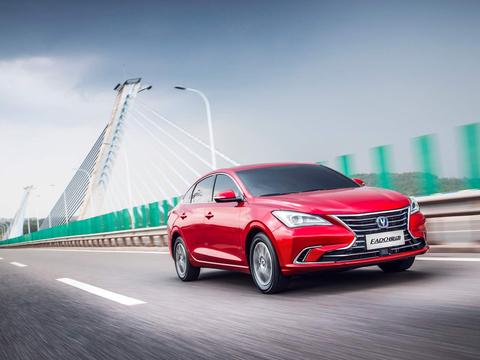 这车企爆发力真强拿下国产轿车第一，吉利帝豪只能看他尾灯