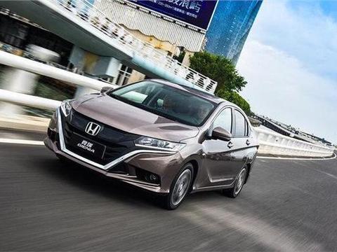 有它谁还买国产车，比捷达漂亮十倍，油耗3.5毛，8万  ！