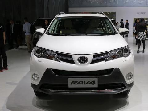 2018款RAV4荣放，搭载2.0L发动机，这动力是不是要爆表了