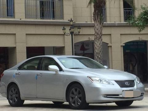 落地价65万，现在只需17万，没开多久掉价48万，车主心疼不已