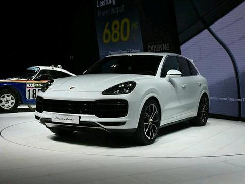 土豪最爱的卡宴又出新款！光是尾灯就让奔驰没面子