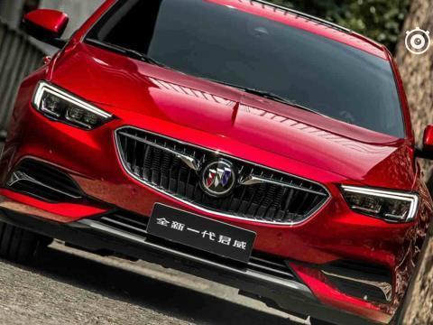 最适合年轻人的B级车，颜值高动力猛，还有什么不满意？