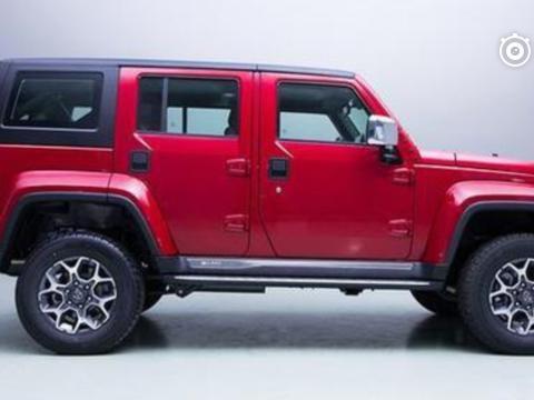 BJ40的升级版，宽度增加，内饰紧跟奔驰G系，入藏高配性能