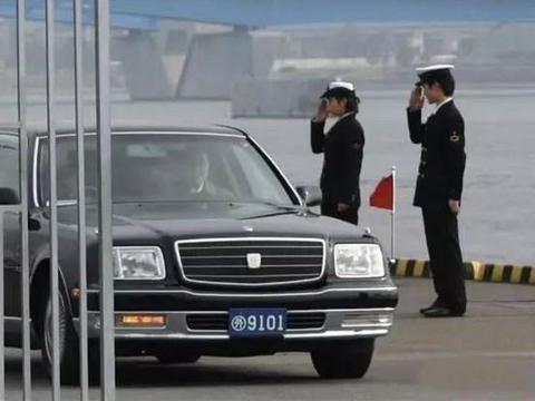 日本大佬都开260万的国产车，中国富豪为啥不买红旗？