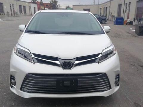 　2018款丰田塞纳加规版新车集大气于一身，不需要奢华来修饰