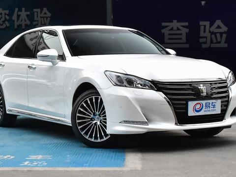 丰田全新皇冠卷土来袭，22万起售用性价比争夺市场