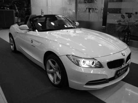 49岁之前如果能够开一辆这辆车就已经是非常成功啦