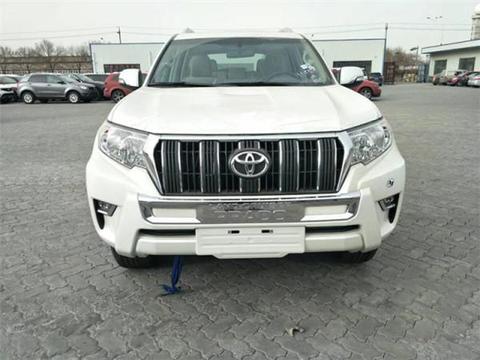 18款中东版霸道4000 打造梦想 风行天下