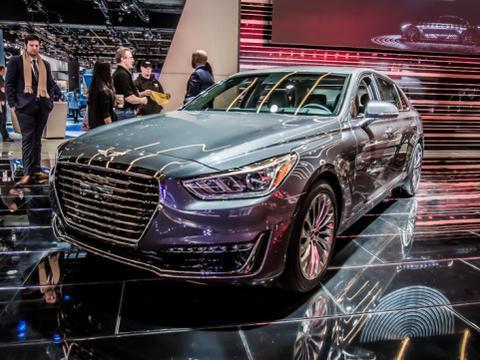 棒子车不得了啦，推出5.2米豪华轿车，四驱5.0L车重2.5吨